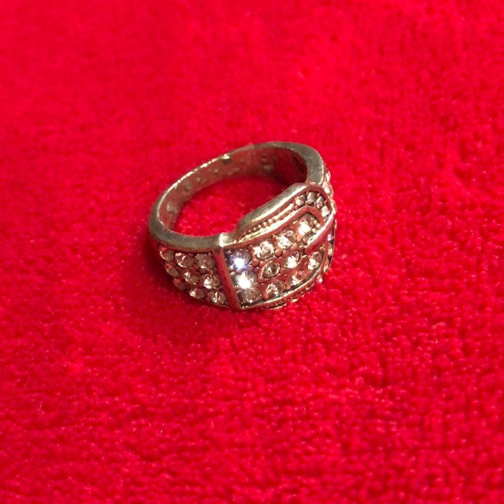 Silver rhinestone belt buckle ring